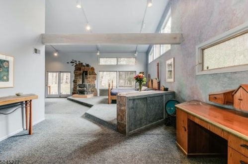 9 Highlander Dr, Scotch Plains NJ 07076-2419 exterior