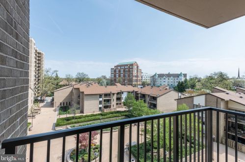 118 Monroe St, Rockville MD 20850-2502 exterior