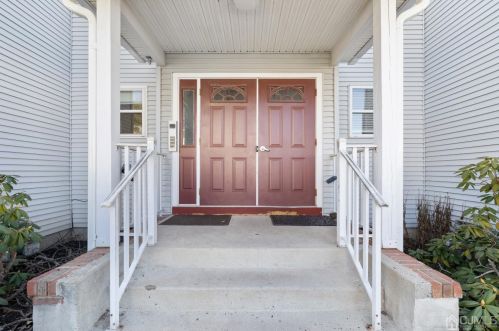 124 Exeter Ct, Piscataway NJ  08854-2178 exterior