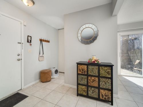 1523 Aspen Dr, Saint Paul, MN 55122-1331