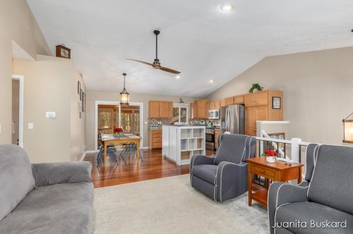 2461 Orchard Valley Dr, Fennville MI  49408-8461 exterior