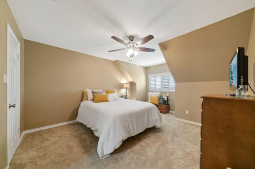 5703 Lockhill Rd, San Antonio TX 78240-1620 exterior