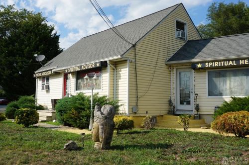 1610 Oak Tree Rd, Iselin NJ 08830-1540 exterior