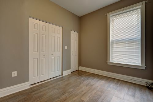 361 70 Pl, Chicago IL 60637-4603 exterior