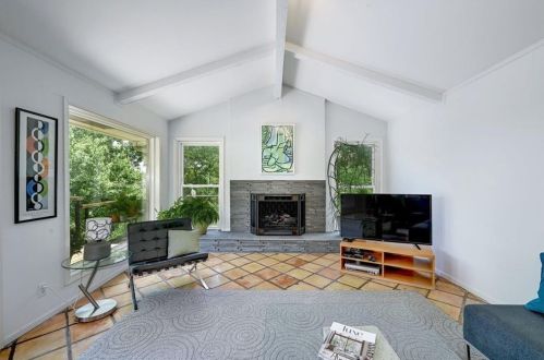 805 Frst Vw Dr, Austin TX 78746-4519 exterior