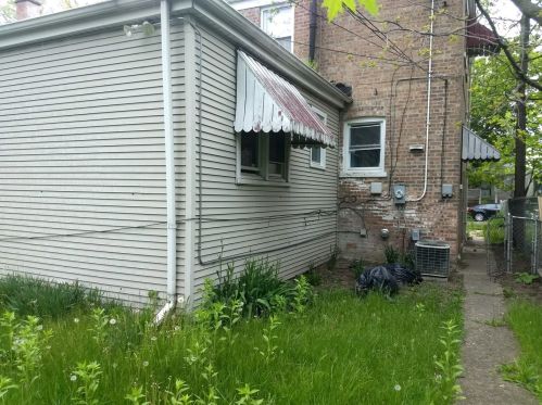 9142 Dobson Ave, Chicago, IL 60619-7818
