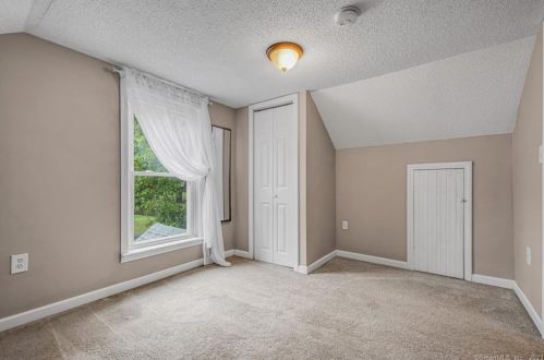 5 Bailey Rd, Enfield CT 06082-4818 exterior