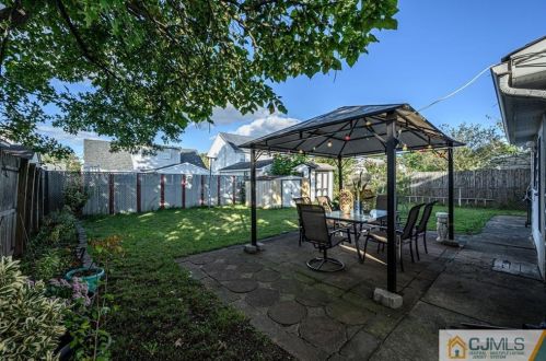 126 Park Ave, Iselin NJ 08830-2303 exterior