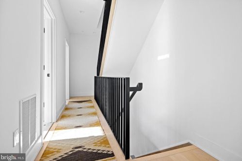 1613 2nd St, Philadelphia PA 19122 exterior