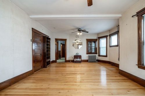 12 Kosta St, Worcester MA 01607-1525 exterior