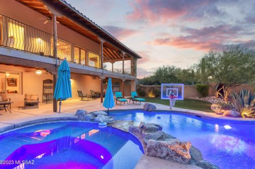 4421 Pontatoc Rd, Tucson AZ 85718-6750 exterior