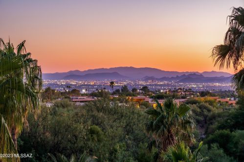 4996 Calle Brillante, Tucson, AZ 85718-1821