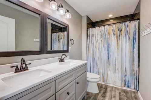 2953 95th St, Milwaukee WI  53227-3613 exterior