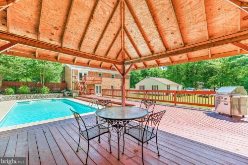 1070 Carson Dr, Huntingtown MD 20639-9507 exterior