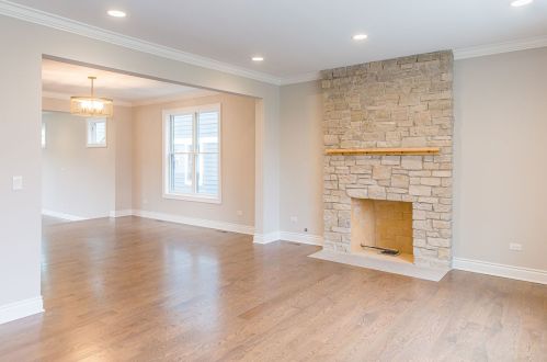 184 Evergreen Ave, Elmhurst, IL 60126-2613