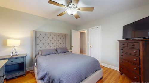 33 Linnmore Dr, Manchester CT  06040-3813 exterior