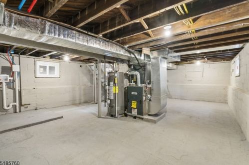 19 Becker Ter, Irvington NJ 07111-1311 exterior