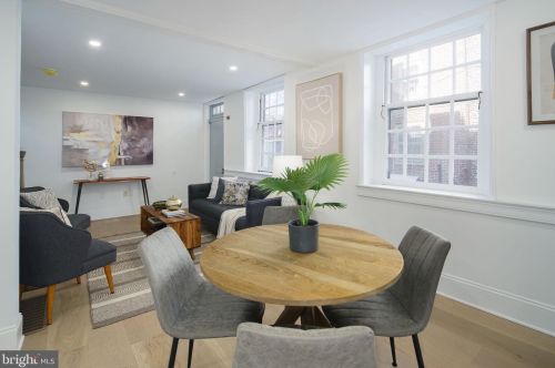 758 Front St, Philadelphia PA 19147-3523 exterior