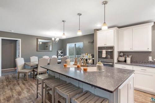 3258 Tischer Rd, Duluth MN 55803-9786 exterior