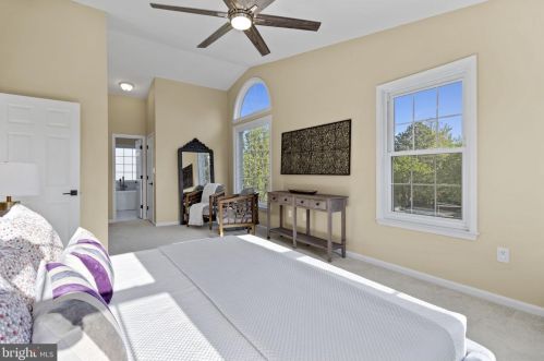 7433 Dunnington Pl, Alexandria VA  22315-5248 exterior