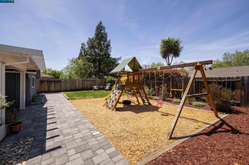 1962 Elinora Dr, Concord CA  94523-2828 exterior