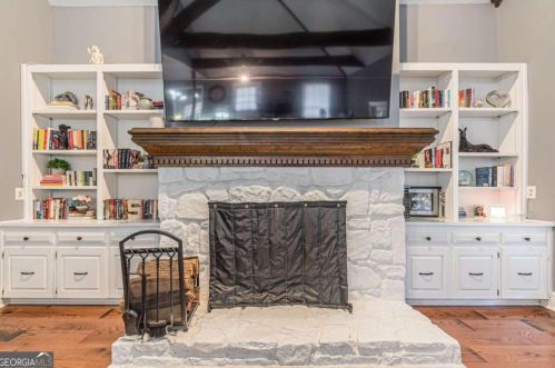 1620 Chevron Way, Atlanta GA  30350-4430 exterior