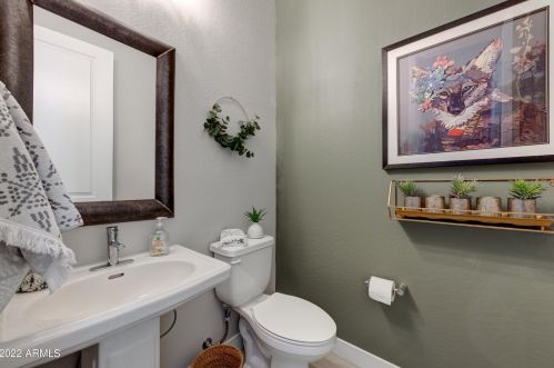 22417 29 Pl, Phoenix AZ 85040 exterior