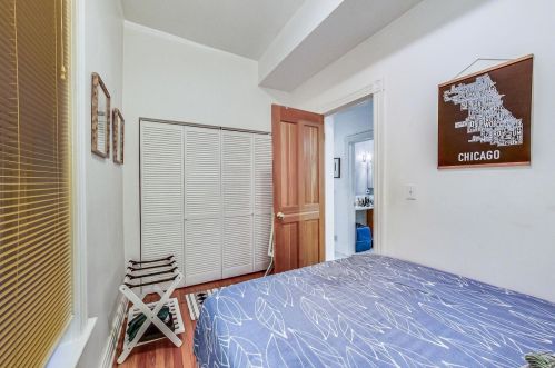 1240 Wolcott Ave, Chicago IL 60622-3883 exterior