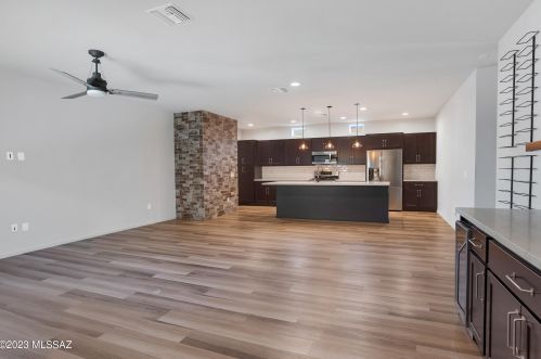 3041 Dasylirion Dr, Tucson, AZ 85745-1217