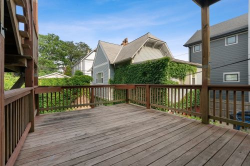 3341 Hamilton Ave, Chicago IL 60608-6036 exterior