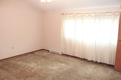 4936 Aspen St, Pittsburgh PA 15122-1235 exterior