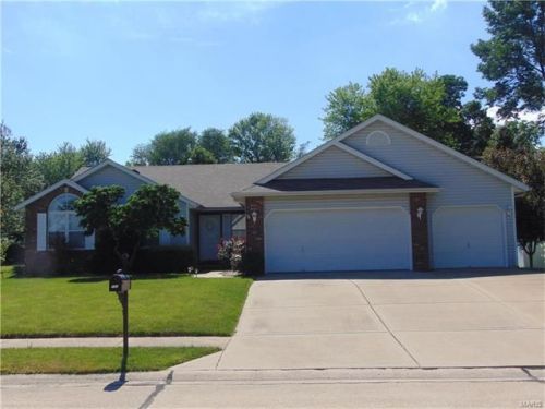 131 Fairington Dr, Troy, IL 62294-2247