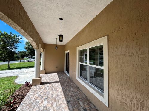 481 Archer Ave, Fort Pierce FL  34983-1039 exterior