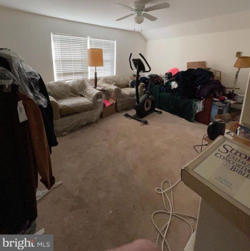 716 Croissant Pl, Washington DC 20019-2212 exterior