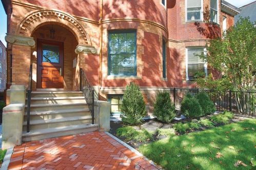 1762 Beacon St, Brookline MA 02445-2124 exterior