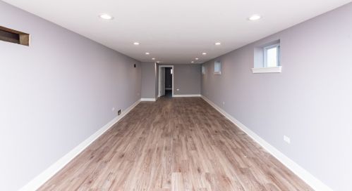 6758 Artesian Ave, Chicago IL  60645-4614 exterior