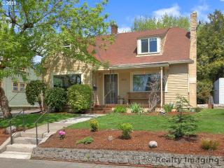 1386 Euclid Ave, Portland, OR 97213-2158