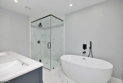 40 Camden Pl, West Milford Lakes NJ  07480-1106 exterior