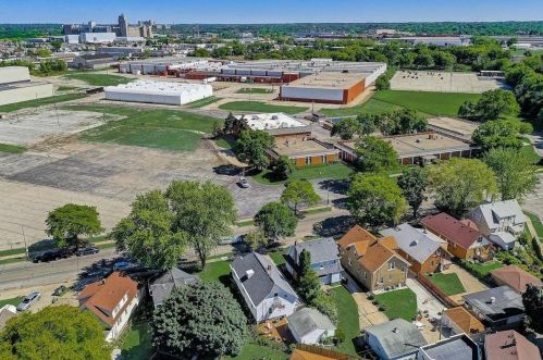 5006 Beloit Rd, Milwaukee WI 53214-5332 exterior