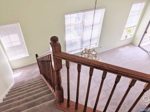 1033 Castle Rd, Mahwah NJ  07430-3256 exterior