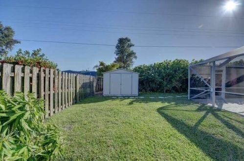 304 Bay St, Fort Pierce FL 34952-1317 exterior