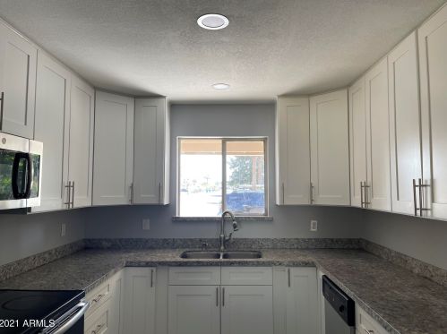 8838 42nd Ave, Phoenix AZ 85053-5306 exterior