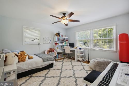 11706 Enid Dr, Rockville MD 20854-3454 exterior