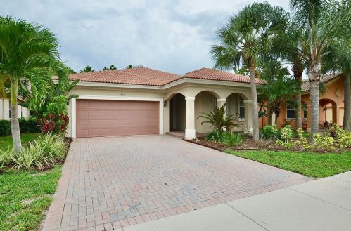 1792 Jamesport Dr, Fort Pierce, FL 34953-4355