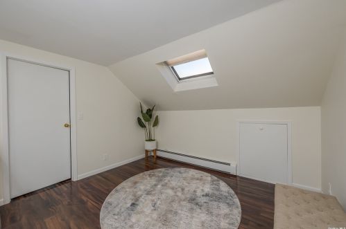 51 Fordham St, Valley Stream NY 11581-3223 exterior