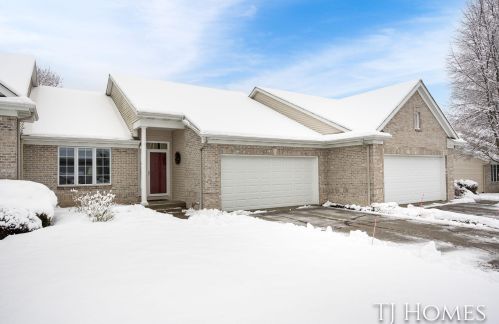 2036 Palmerton Ct, Grand Rapids MI 49505-7159 exterior