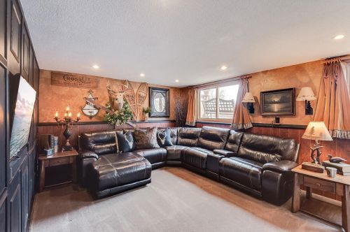 921 Duchess Ln, Saint Paul MN 55124-4707 exterior