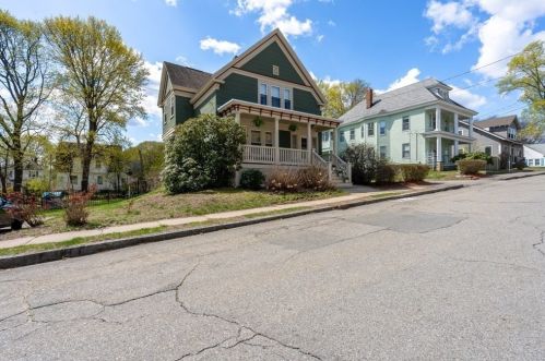 15 Maplewood Ave, Methuen, MA 01844-2413