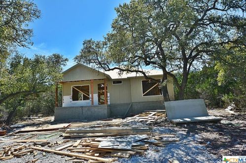 400 Line Camp Loop, Spring Branch, TX 78070