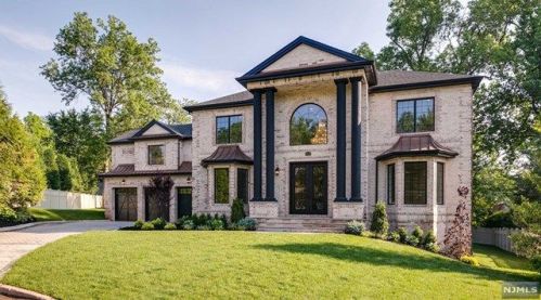 7 Mountain View Ct, Demarest, NJ 07627-1914